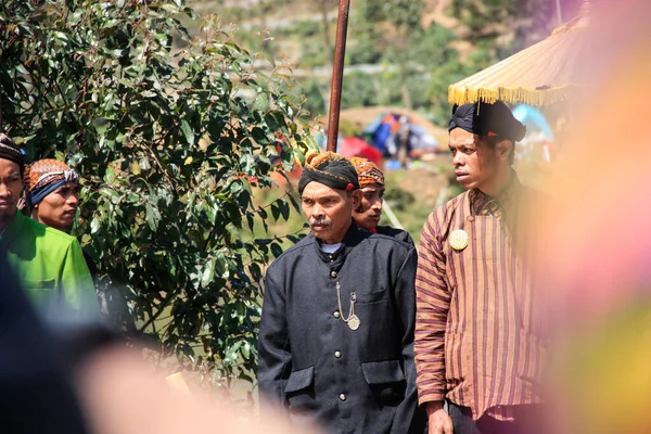 Dieng Indonesia August 2015 Dieng Culture Festival Tourists Follow Dreadlocks — стоковое фото