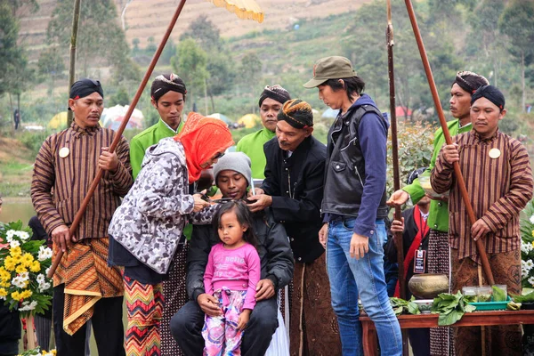 Dieng Indonesia August 2015 Dieng Culture Festival Tourists Follow Dreadlocks — Photo