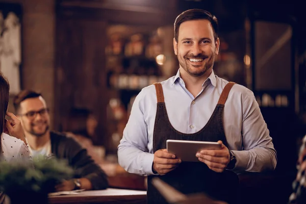 Portrait Happy Man Holding Touchpad While Working Part Time Waiter — Stockfoto