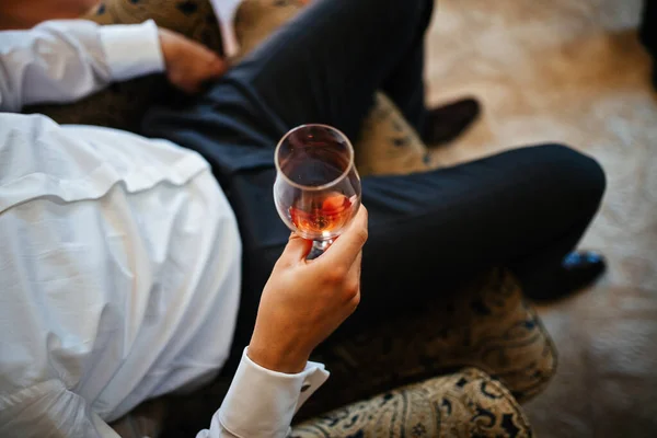 Close Unrecognizable Groom Enjoying Glass Red Wine His Wedding Day — Photo