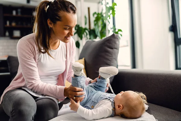 Smiling Mother Her Baby Boy Doing Development Exercises While Being — Fotografia de Stock