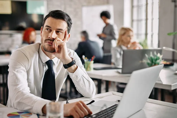 Pensive Businessman Sitting Desk Office Thinking New Ideas People Background — Stockfoto