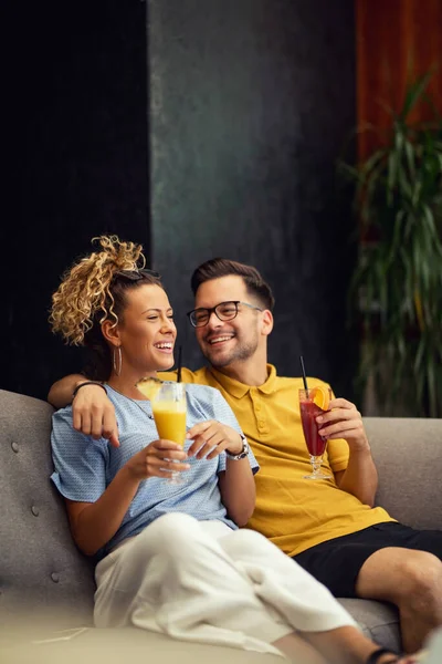 Young Happy Couple Drinking Fruit Cocktails Enjoying Time Spending Together — Photo