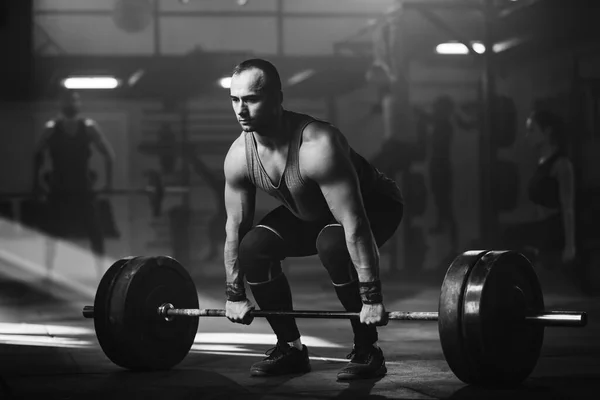 Black White Photo Muscular Build Man Exercising Strength While Lifting — Fotografia de Stock