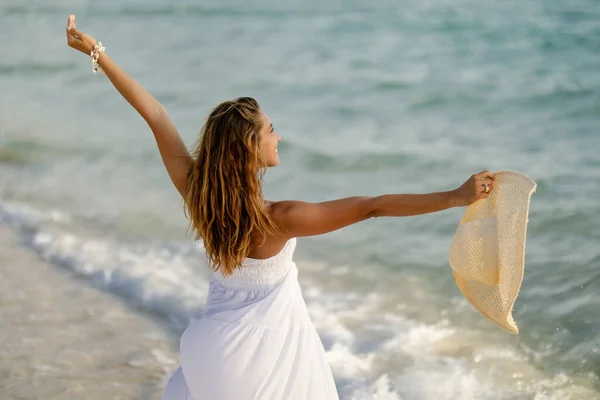 Rear View Playful Woman Enjoying Summer Day While Standing Shore — ストック写真