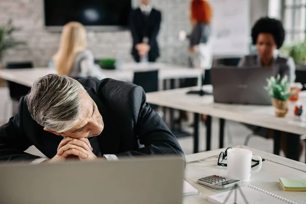 Overworked Businessman Feeling Tired Resting Desk Office — Stock Fotó