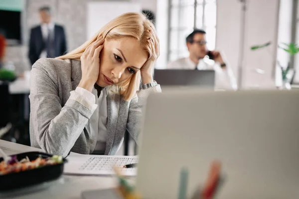 Businesswoman Holding Her Head Hands Looking Stressed While Working Laptop — Foto de Stock