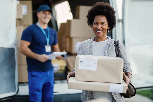 Portrait Happy Black Woman Feeling Satisfied Package Delivery Holding Boxes — Fotografia de Stock