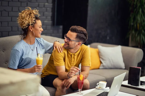 Young Happy Couple Communicating While Relaxing Cafe Drinking Fruit Cocktails — Photo