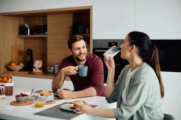 Young Happy Man Dinking Coffee Communicating His Wife While Having — Stock fotografie