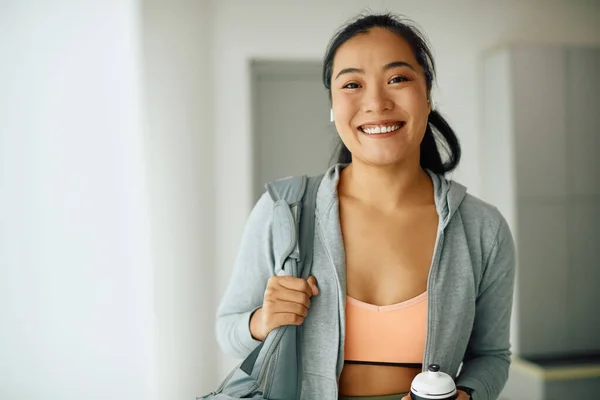 Young Happy Asian Sportswoman Dressing Room Gym Looking Camera Copy — Zdjęcie stockowe