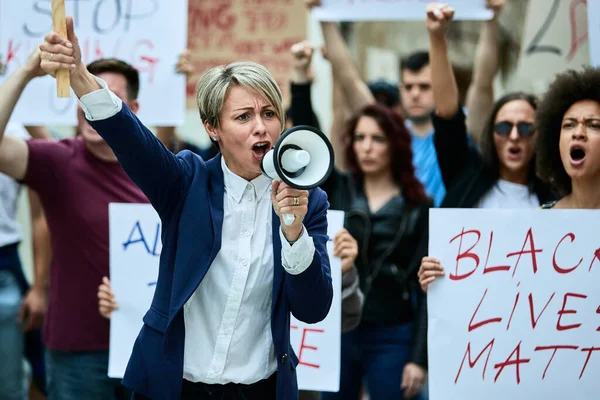 Displeased Businesswoman Shouting Megaphone Racism Demonstrations — Φωτογραφία Αρχείου
