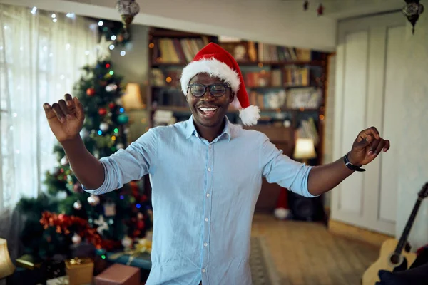 Joyful Black Man Dancing Having Fun Christmas Day Home — ストック写真