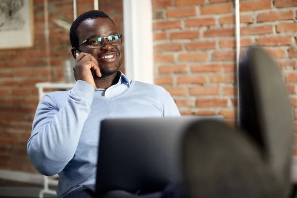 Happy African American Businessman Making Phone Call Mobile Phone While — Stok fotoğraf