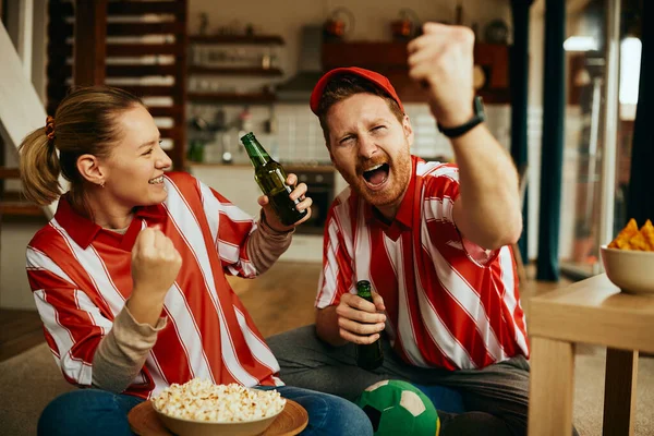 Excited Couple Having Fun Celebrating Favorite Sports Team Has Scored — Stockfoto