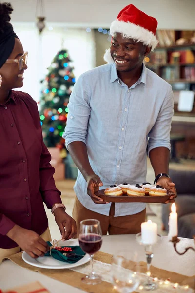 Happy African American Man His Wife Communicating While Preparing Dining — ストック写真