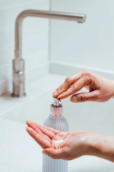 Close Unrecognizable Woman Using Soap Dispenser While Washing Hands Bathroom — Stockfoto