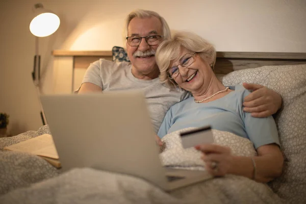 Happy Mature Couple Having Fun While Shopping Internet Credit Card — Photo