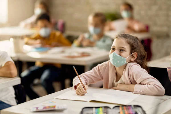 Happy Girl Protective Face Mask Class Coronavirus Epidemic Elementary School — 스톡 사진