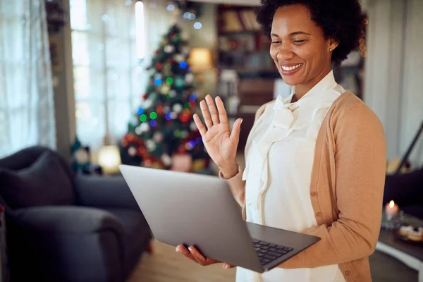 Happy Black Woman Greeting Someone Video Call Laptop Christmas Day — ストック写真
