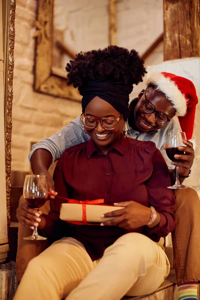 Happy African American Man Surprising His Wife Present Christmas — Foto Stock