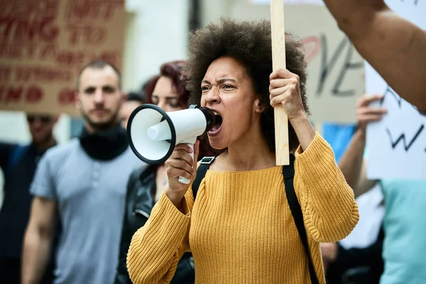 Young African American Woman Taking Part Protest Human Rights Shouting —  Fotos de Stock