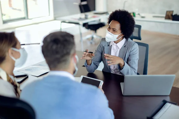 Happy Black Financial Advisor Communicating Couple Meeting Office All Them — Stock Photo, Image