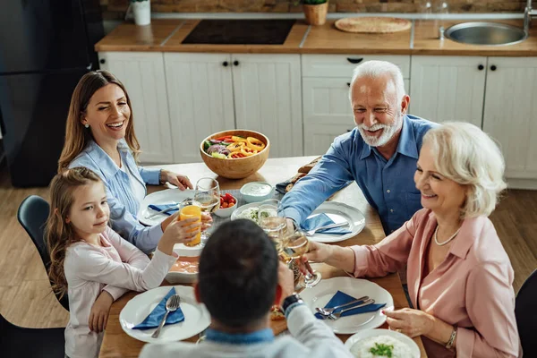 Happy Extended Family Toasting Having Fun Lunch Dining Table — Foto Stock
