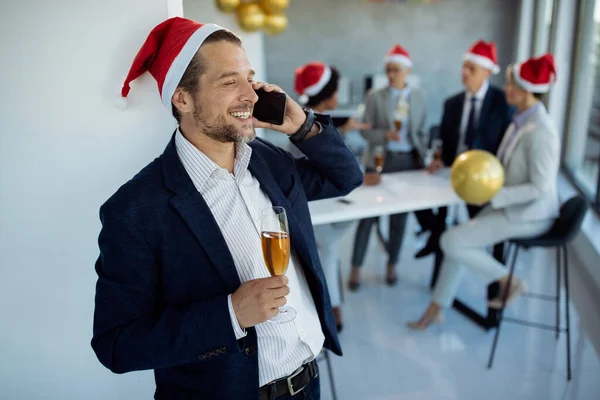 Happy Entrepreneur Talking Mobile Phone While Having Glass Champagne New — ストック写真