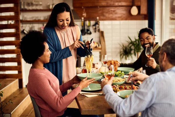 Group Happy Multi Ethnic Friends Having Dinner Together Home Focus — Foto de Stock