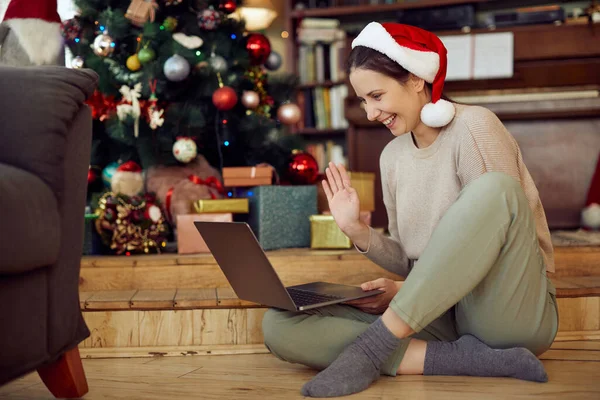 Happy Woman Making Video Call Laptop Christmas Waving Someone — ストック写真