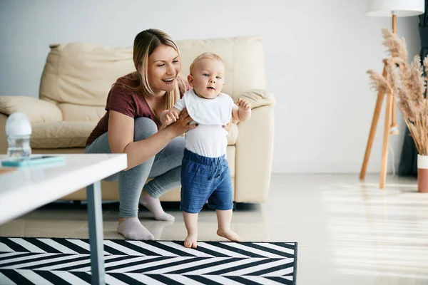 Happy Mother Having Fun While Teaching Her Baby Son Walk — Stock Photo, Image
