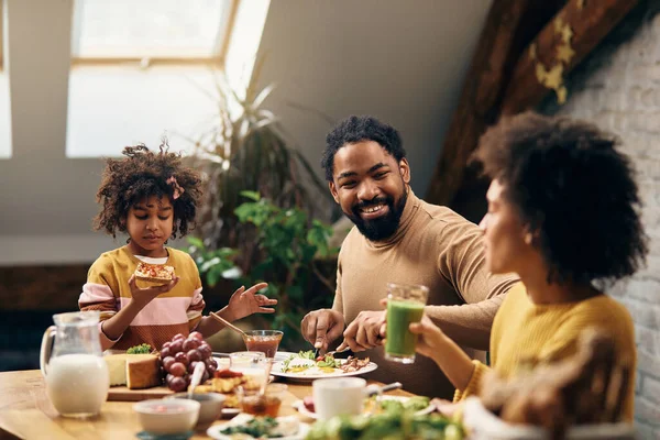 Happy African American Family Communicating Breakfast Dining Table — Foto de Stock