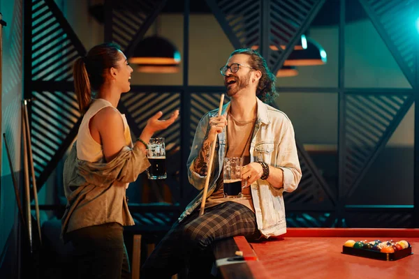 Happy Man Laughing While Talking His Girlfriend Playing Billiard Pub — Stok fotoğraf