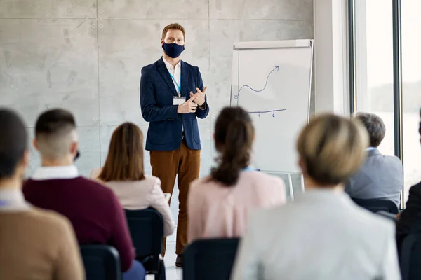 Male Entrepreneur Presenting Business Strategy His Coworkers Seminar Board Room — Stock Photo, Image