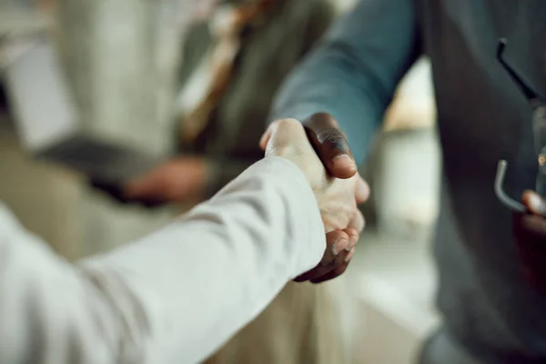 Close Business Partners Handshaking While Greeting Office — Photo