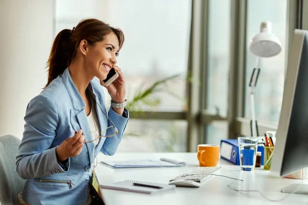 Young Happy Businesswoman Using Cell Phone Making Phone Call Office —  Fotos de Stock