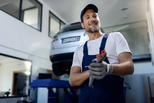 Low Angle View Happy Mechanic Working Auto Repair Shop — Stockfoto