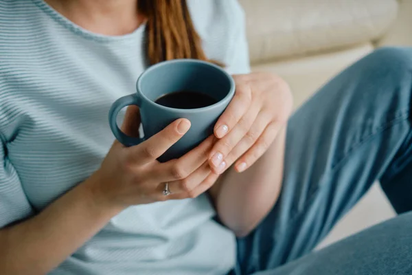 Unrecognizable Woman Drinking Coffee While Relaxing Sofa Home — 图库照片