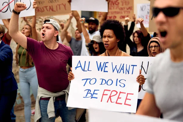 Displeased Multi Ethnic Crowd People Protesting Human Rights City Streets — Stock Photo, Image