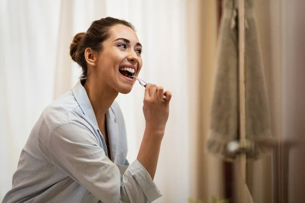 Happy Woman Cleaning Her Teeth Toothbrush Morning — 图库照片