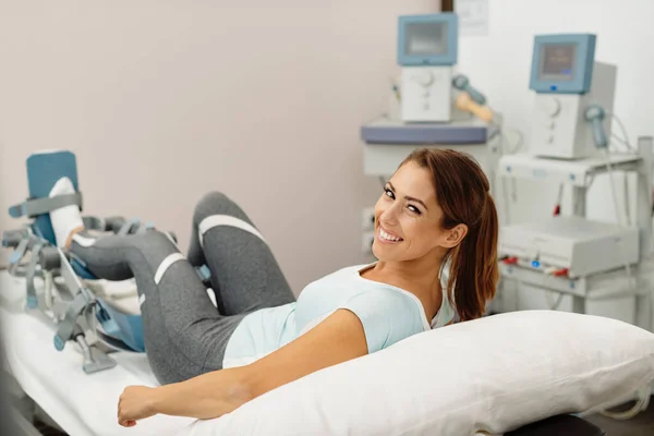 Happy Female Patient Having Kinesitherapy Treatment Rehabilitation Center Looking Camera — Foto Stock