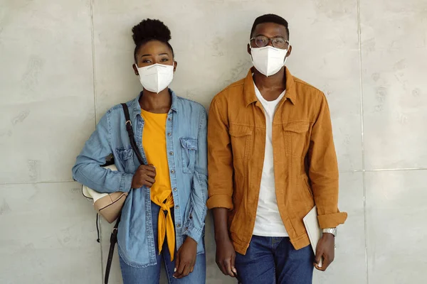 Happy Black Students Face Masks Wall College Hallway — Foto Stock