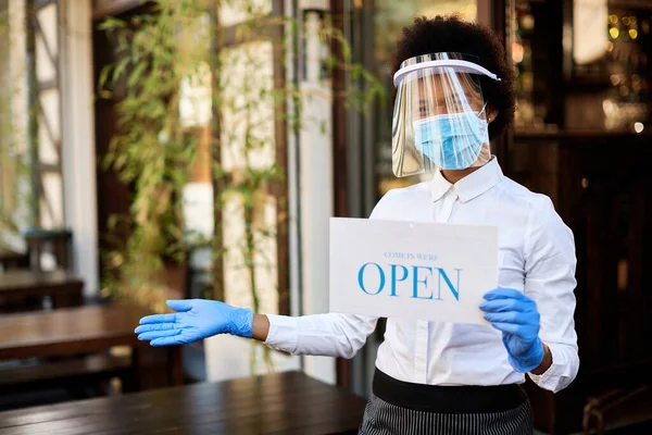 Happy African American Waitress Protective Face Mask Visor Reopening Inviting — Foto de Stock