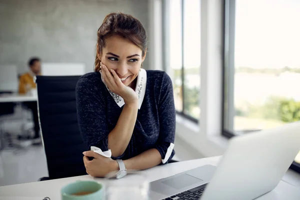 Young Happy Businesswoman Using Computer Talking Someone Video Call Office — стоковое фото