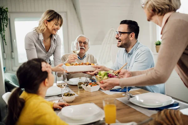 Happy Multi Generation Family Having Lunch Together Dining Table Focus — Zdjęcie stockowe