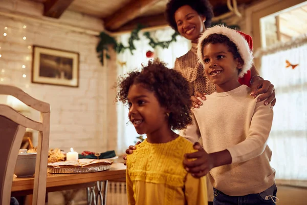 Happy Black Kids Having Fun While Playing Mother Christmas Day — Foto de Stock