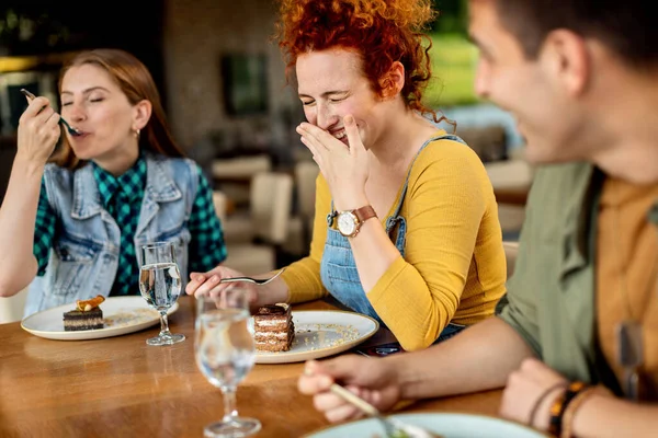 Happy Woman Laughing Having Fun Her Friends While Eating Cake — Photo