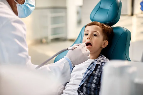 Small Boy Having Dental Procedure Appointment Dentist Office — Stockfoto