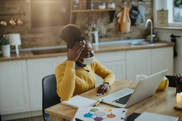Pensive Black Businesswoman Feeling Worried While Working Computer Home Vid — Fotografia de Stock